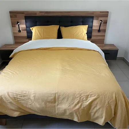 Neuf Et Climatise, 6 Personnes, A 150m De La Apartmán Vias