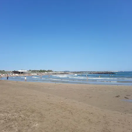 Neuf Et Climatise, 6 Personnes, A 150m De La Виас